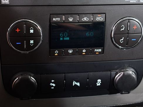 Used 2013 GMC Sierra 1500 SLT w/ SLT Convenience Package AWD/4WD image 26