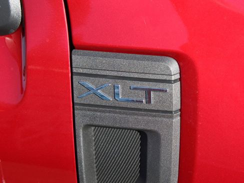 New 2025 Ford Maverick XLT w/ XLT Luxury Package image 10