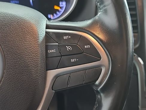 Used 2020 Jeep Grand Cherokee Laredo AWD/4WD image 33