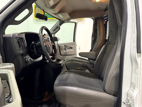 Used 2020 GMC Savana 2500 w/ Driver Convenience Package image 11