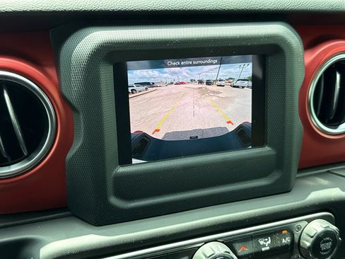 Used 2021 Jeep Gladiator Rubicon w/ Auxiliary Switch Group AWD/4WD image 26