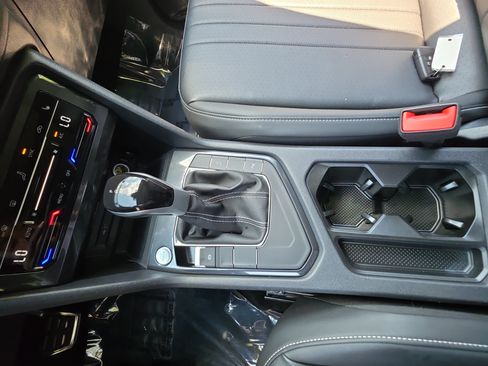 Used 2024 Volkswagen Tiguan SE R-Line FWD image 26