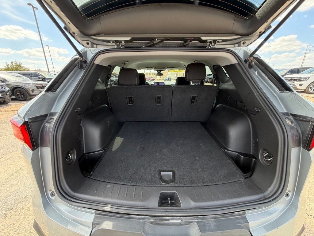 Used 2025 Chevrolet Blazer LT FWD image 11