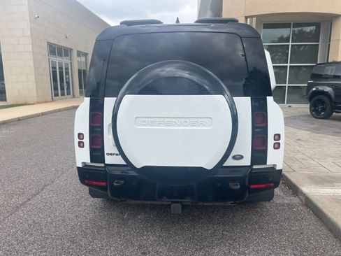 Used 2023 Land Rover Defender 130 X-Dynamic SE image 5