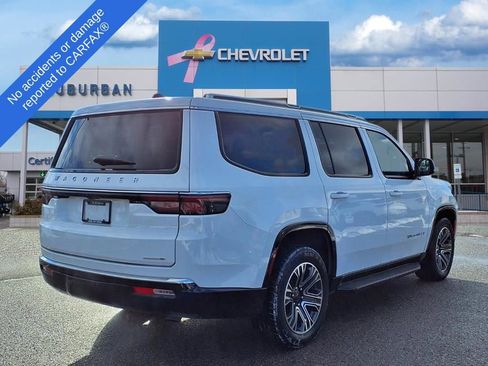 Used 2024 Jeep Wagoneer Series II w/ Flexible Seating Group image 5