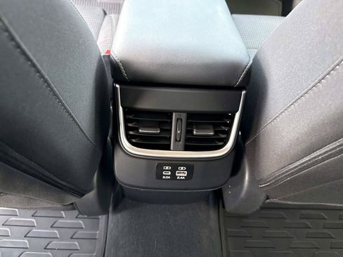 Used 2024 Subaru Outback Premium AWD/4WD image 16