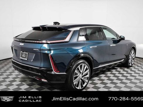Used 2025 Cadillac Lyriq Luxury AWD/4WD image 3