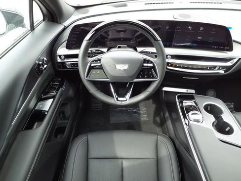 New 2025 Cadillac Lyriq Luxury image 16