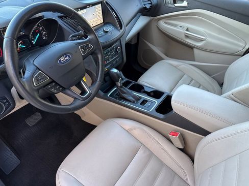 Used 2017 Ford Escape SE w/ SE Leather Comfort Package image 4