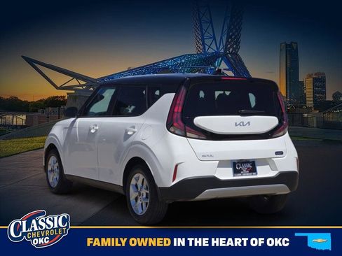 Used 2025 Kia Soul S FWD image 5