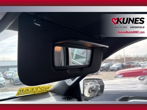 Used 2024 GMC Yukon SLT image 34