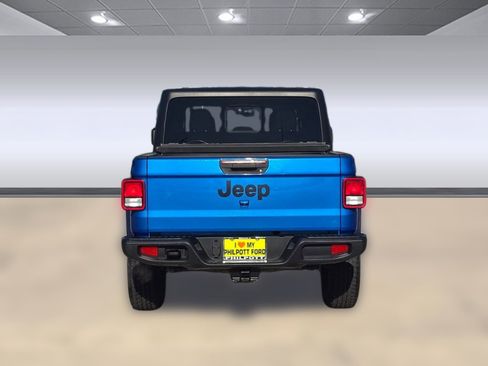 Used 2023 Jeep Gladiator Sport image 9