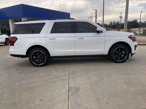 Used 2022 Ford Expedition Max Limited image 5