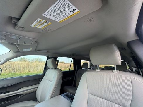 Used 2019 Ford Expedition XLT image 28
