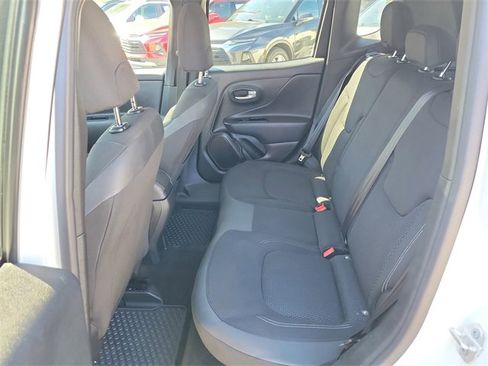 Used 2023 Jeep Renegade Altitude image 13