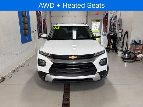 Used 2023 Chevrolet TrailBlazer LT w/ Convenience Package AWD/4WD image 3