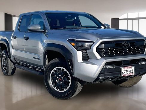 Used 2024 Toyota Tacoma TRD Off-Road AWD/4WD image 3