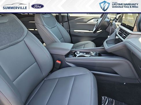 New 2026 Ford Explorer Active RWD image 12