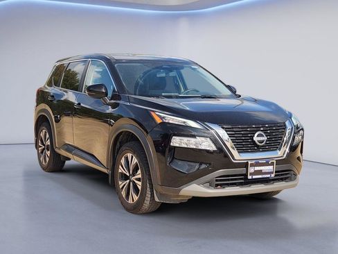 Used 2023 Nissan Rogue SV FWD image 3
