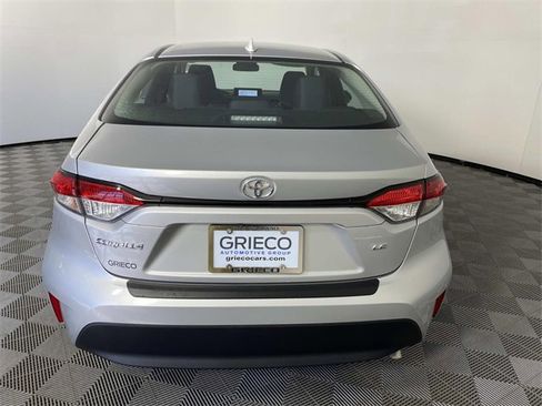 Used 2025 Toyota Corolla LE image 7