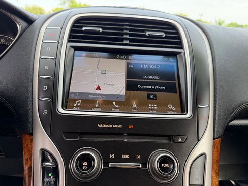 Used 2016 Lincoln MKX Reserve w/ Climate Package AWD/4WD image 12