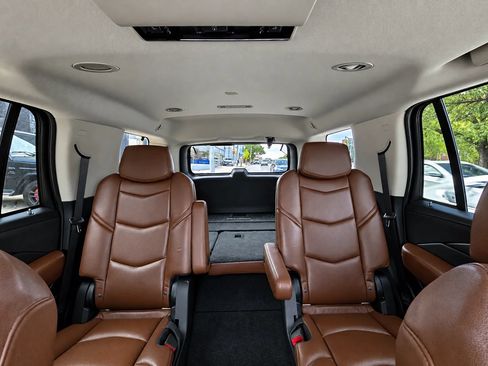 Used 2019 Cadillac Escalade Luxury AWD/4WD image 62