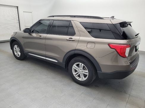 Used 2021 Ford Explorer XLT w/ Equipment Group 202A AWD/4WD image 3