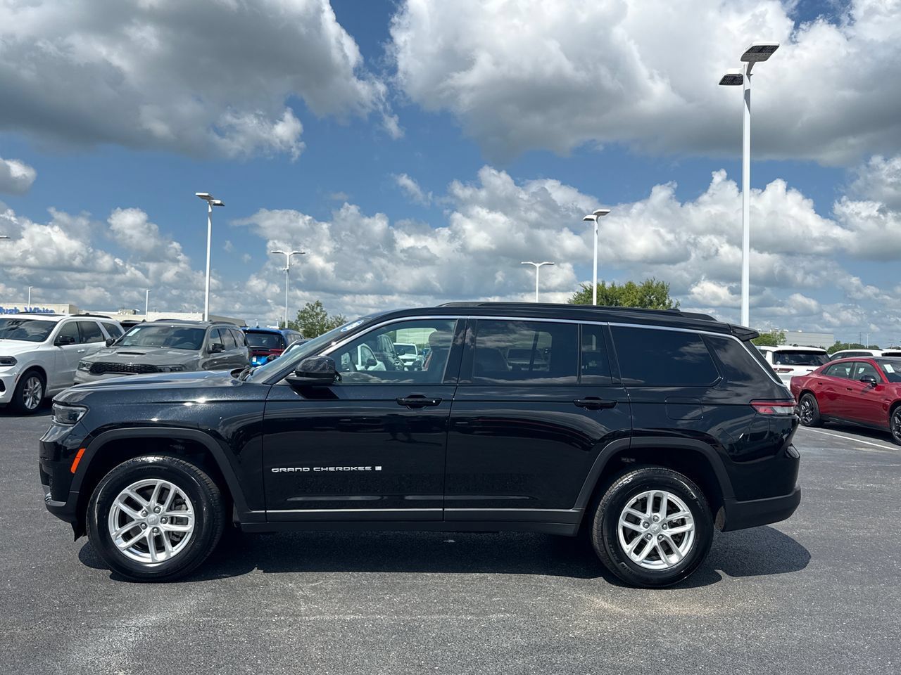 Certified 2025 Jeep Grand Cherokee L Laredo AWD/4WD image 7