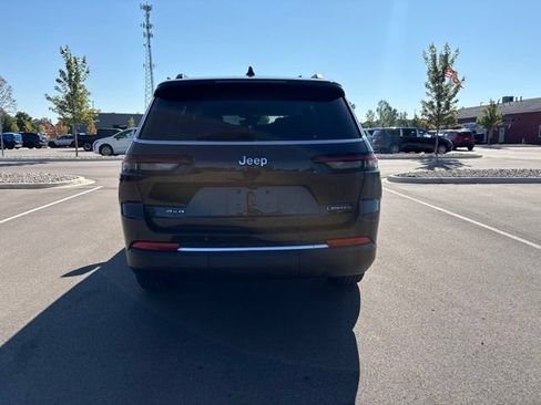 Used 2023 Jeep Grand Cherokee L Limited AWD/4WD image 4