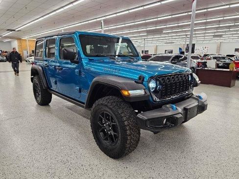 Used 2024 Jeep Wrangler Unlimited AWD/4WD image 4