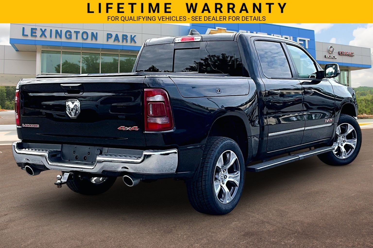 Used 2024 RAM 1500 Laramie AWD/4WD image 13