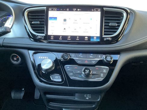 New 2026 Chrysler Pacifica Select w/ S Appearance Package image 12