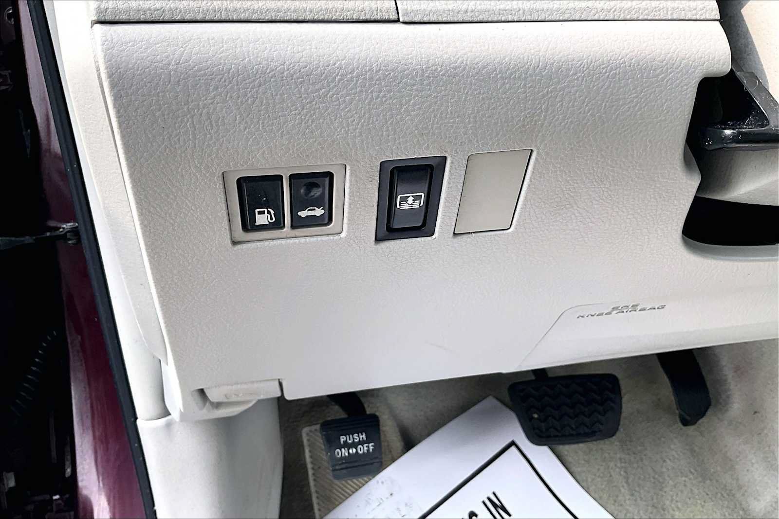 Used 2011 Toyota Avalon Limited FWD image 34