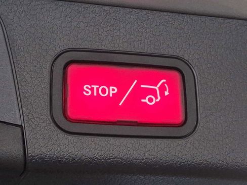 Used 2026 Mercedes-Benz GLB 250 4MATIC image 28