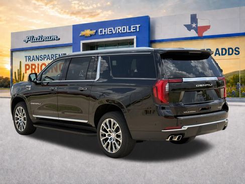 Used 2025 GMC Yukon XL Denali AWD/4WD image 5