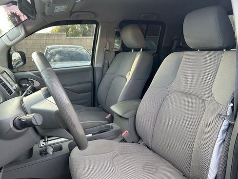 Used 2019 Nissan Frontier SV image 20