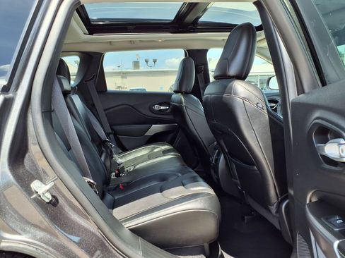 Used 2022 Jeep Cherokee Limited AWD/4WD image 31