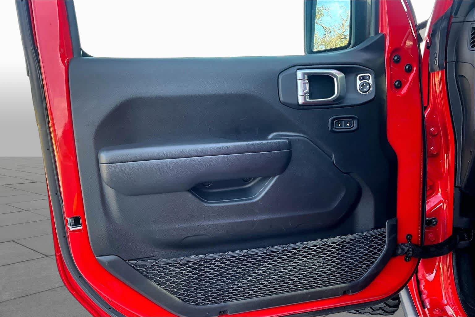 Used 2025 Jeep Wrangler Unlimited Sport AWD/4WD image 21