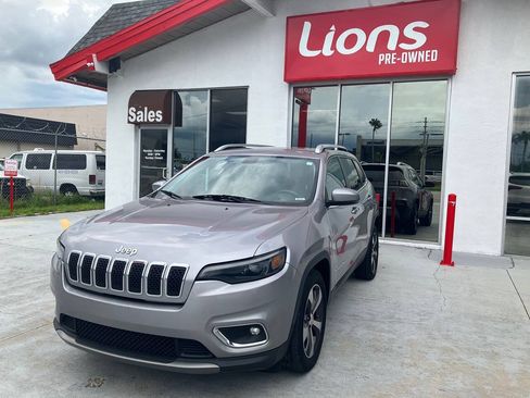 Used 2019 Jeep Cherokee Limited FWD image 2