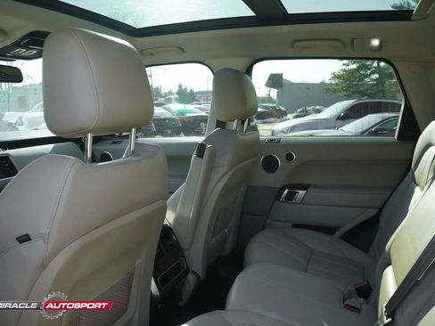 Used 2014 Land Rover Range Rover Sport HSE image 27