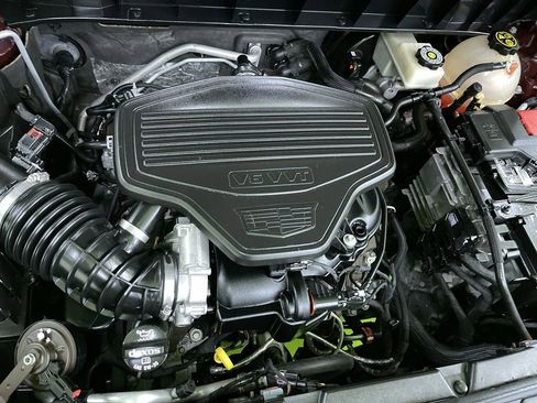 Used 2017 Cadillac XT5 Platinum w/ Driver Assist Package image 31