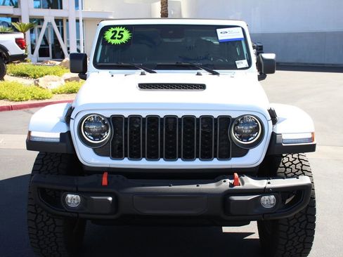 Used 2025 Jeep Gladiator Mojave AWD/4WD image 12