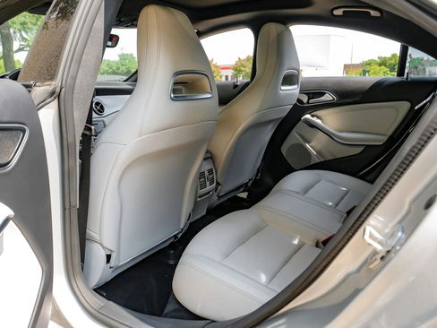 Used 2018 Mercedes-Benz CLA 250 4MATIC image 44