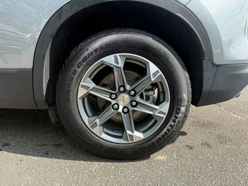 Used 2025 Chevrolet Blazer LT FWD image 9