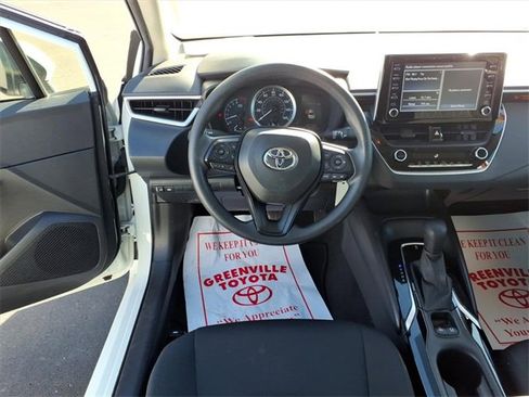Used 2020 Toyota Corolla LE image 11