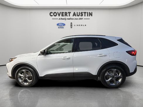 Certified 2025 Ford Escape ST-Line image 2