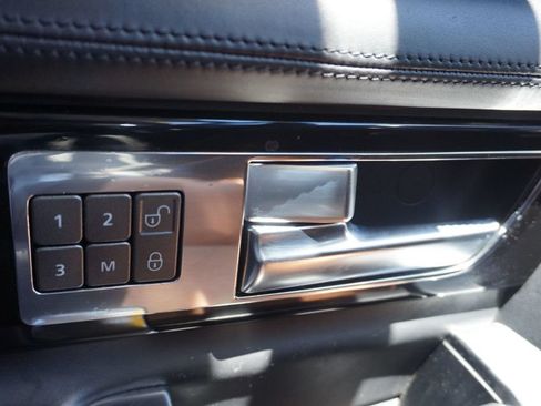 Used 2015 Land Rover LR4 HSE LUX AWD/4WD image 24