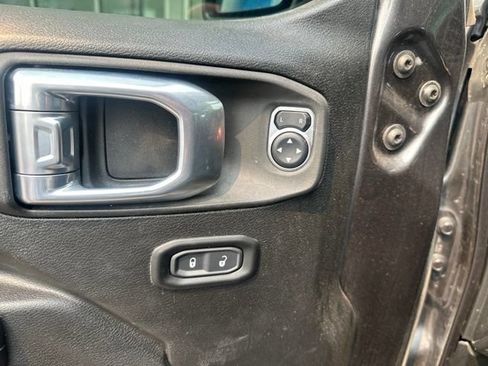 Used 2021 Jeep Gladiator Rubicon w/ Cold Weather Group AWD/4WD image 14