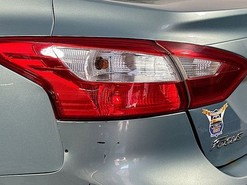 Used 2012 Ford Focus SEL FWD image 22
