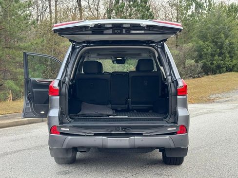 Used 2019 Lexus LX 570 4WD image 16